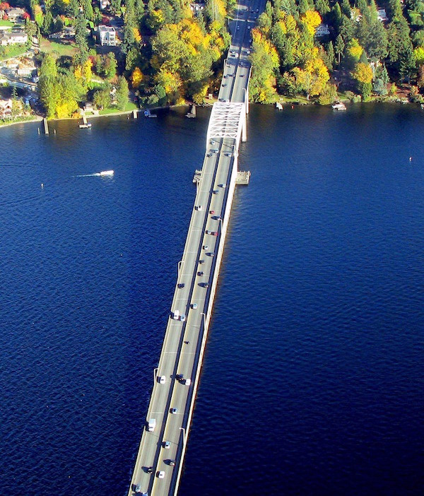 Trãi nghiệm Cầu nổi trên sông bang Seattle – Mỹ